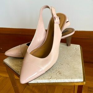 Clark’s Collection dusty rose stacked heel sling 💅